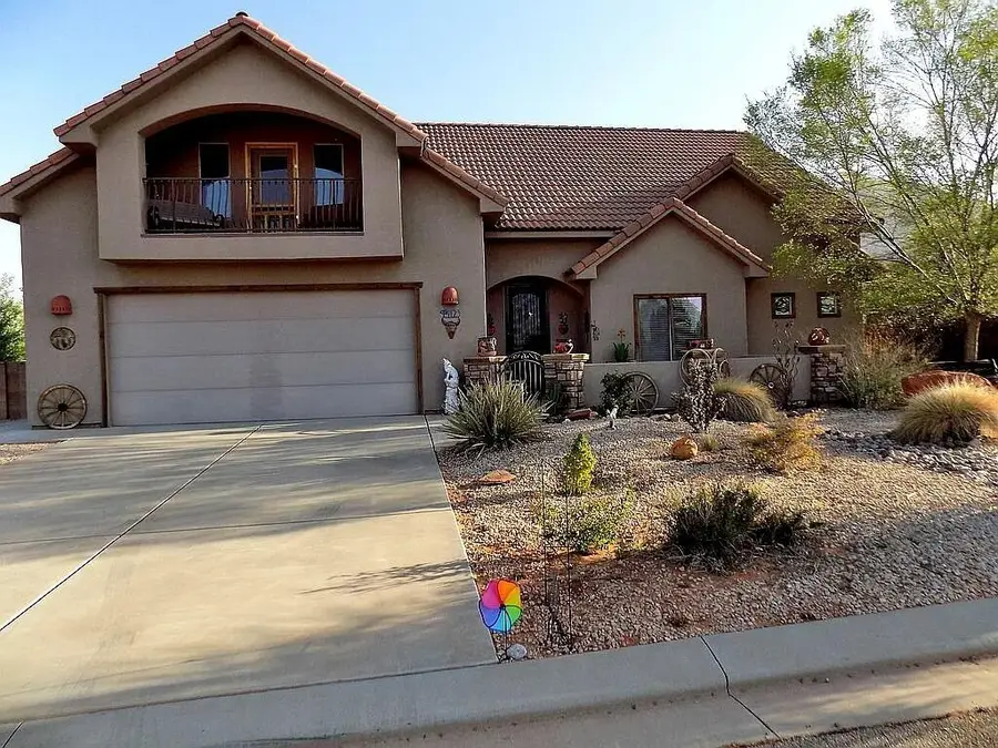 1123 E Big Pinion Ln, Apple Valley, UT 84737 - #3