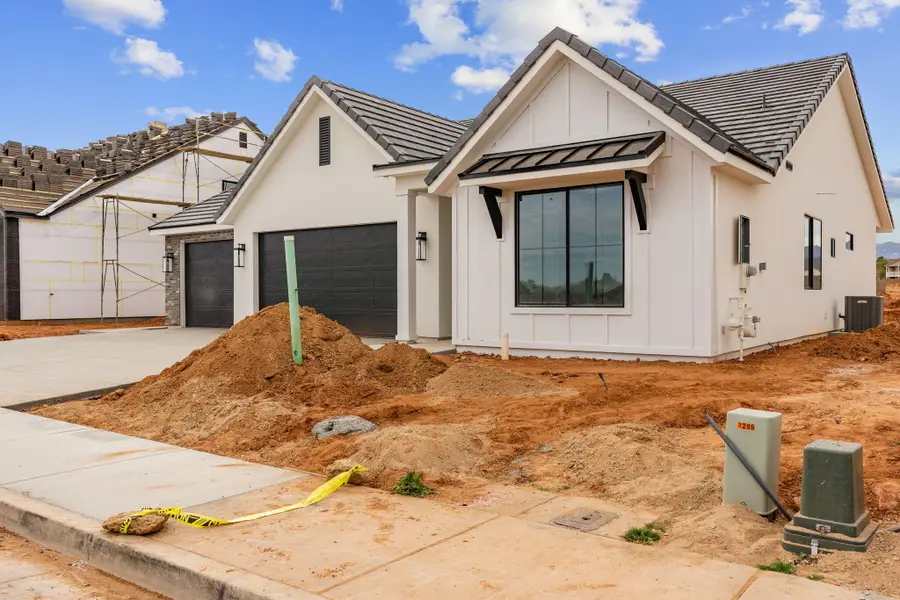 2405 Patricia Dr, Santa Clara, UT 84765 - #2