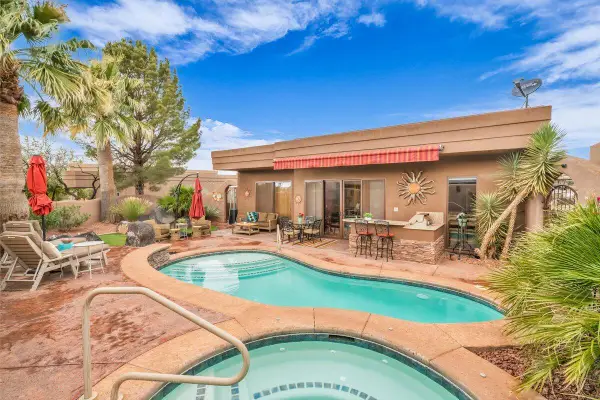 2090 N Tuweap Dr #2, St George, UT 84770