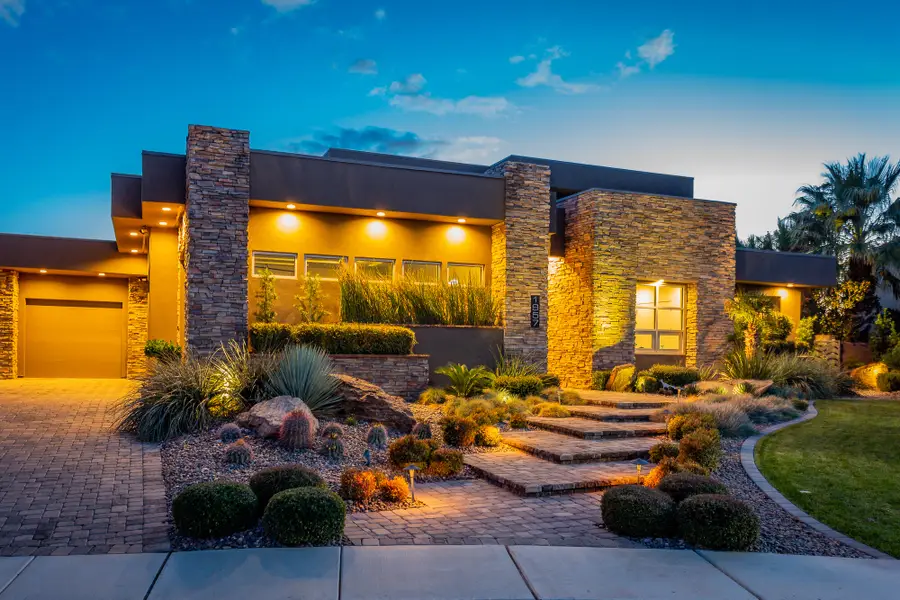 1957 W 350 St N, Saint George, UT 84770 - #3