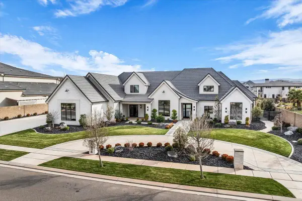 2204 E 3770 S S, St George, UT 84790