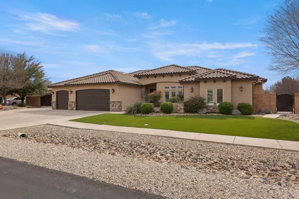 86 E Sky View Ln, Washington, UT 84780