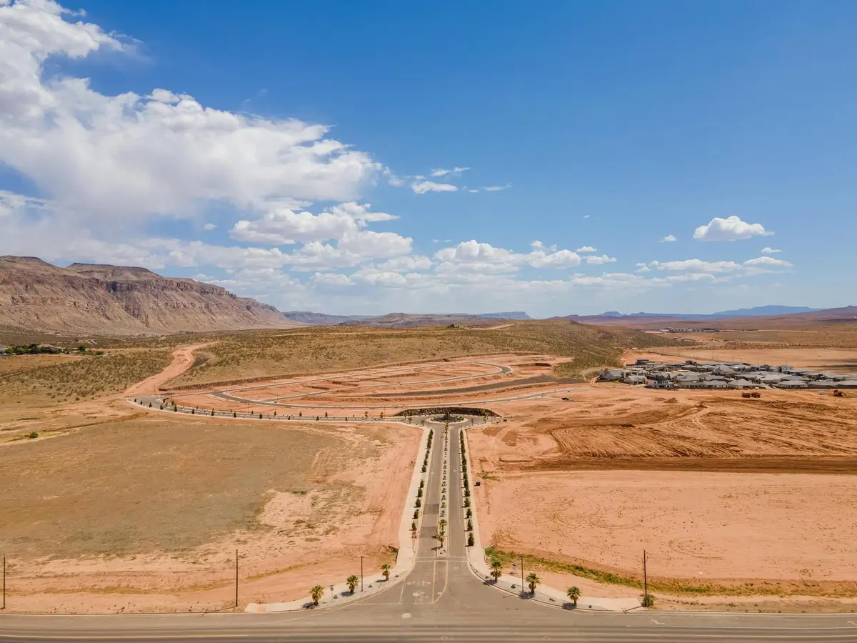 1784 W Monument Valley Rd Rd, Hurricane, UT 84737 - #1