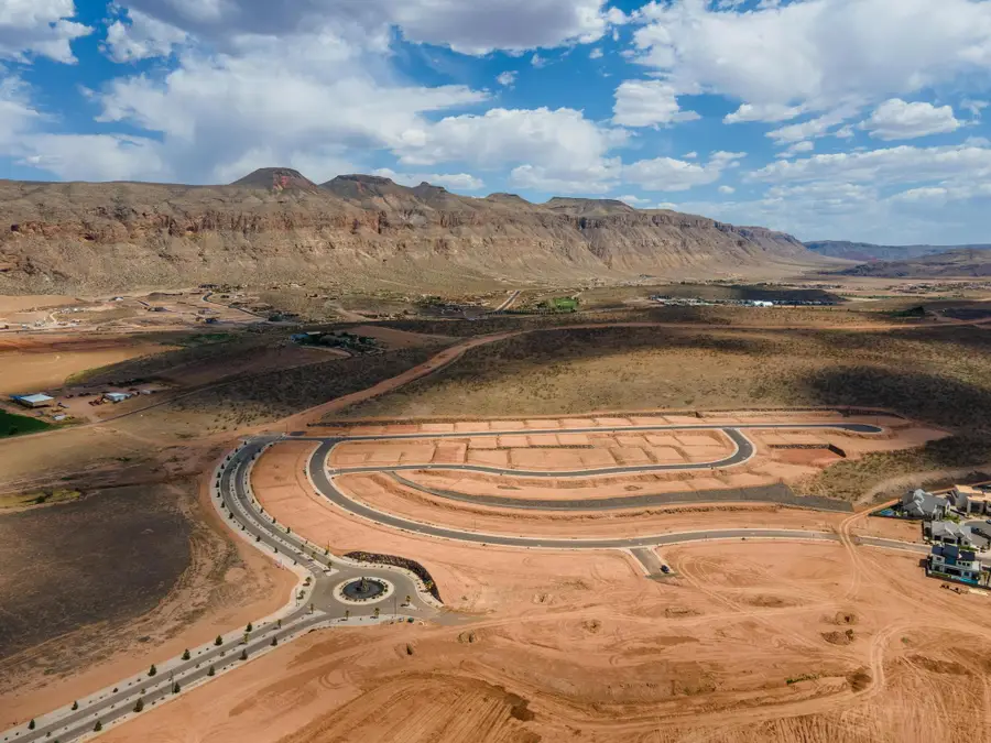 1784 W Monument Valley Rd Rd, Hurricane, UT 84737 - #2