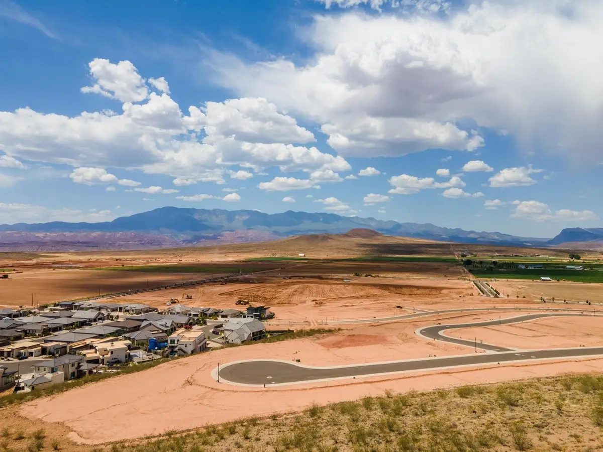 1772 W Monument Valley Rd, Hurricane, UT 84737 - #1