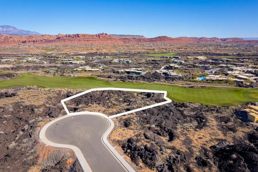 2447 South Village Dr, Santa Clara, UT 84765 - #2