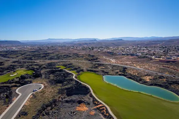 2427 Phil Smith Ct, Santa Clara, UT 84765