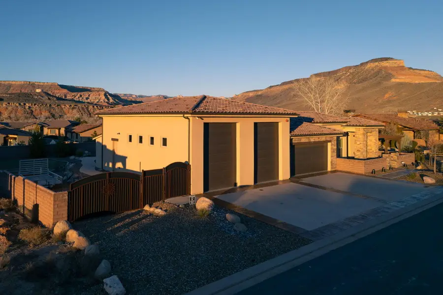 470 E Entrada Dr, Virgin, UT 84779 - #3
