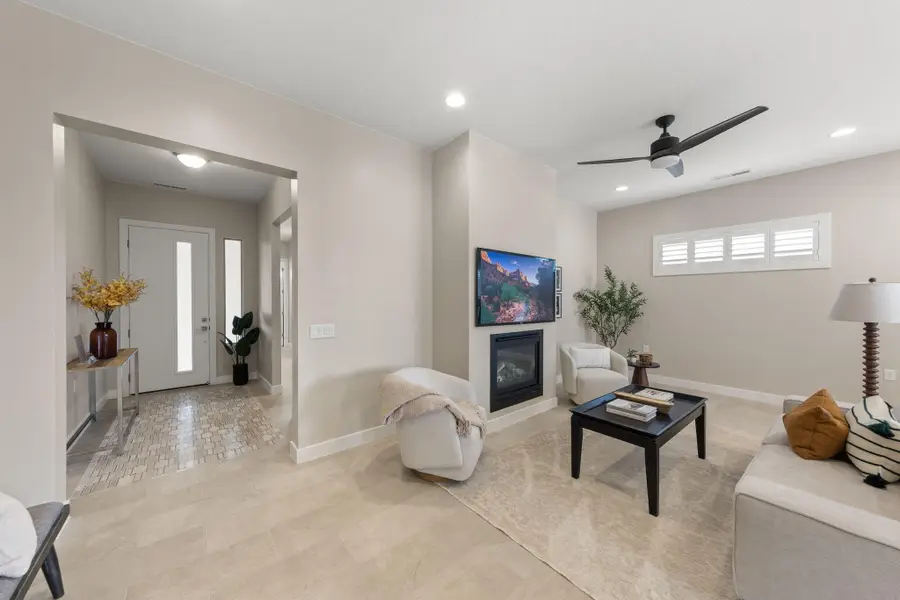 1174 W Graham Dr, Saint George, UT 84790 - #3