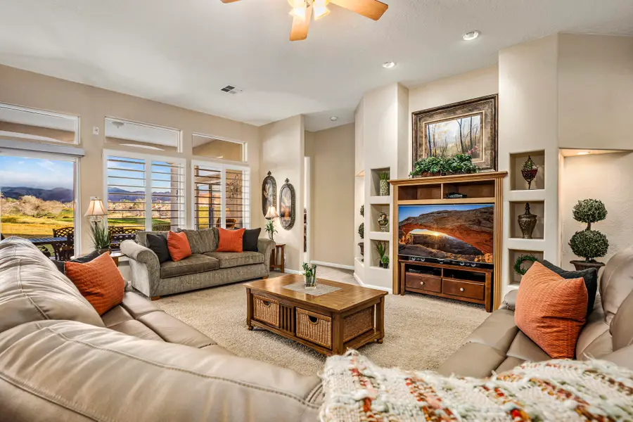 1028 W Shadow Ridge Dr, Washington, UT 84780 - #2