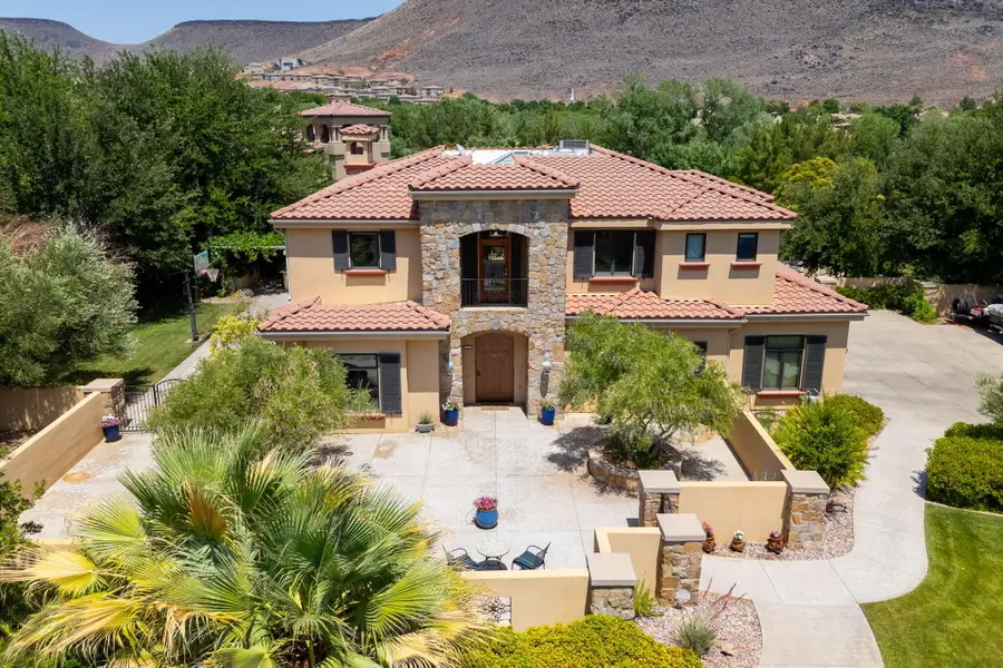 557 S Woodsview Cir, Saint George, UT 84770 - #2