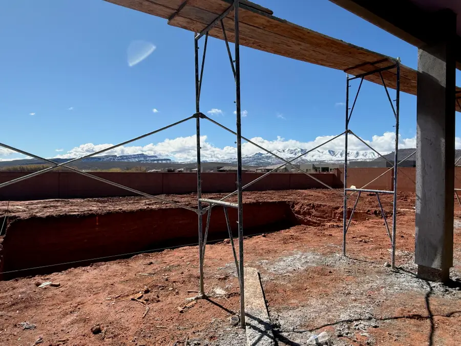 561 W 80 S, Ivins, UT 84738 - #3