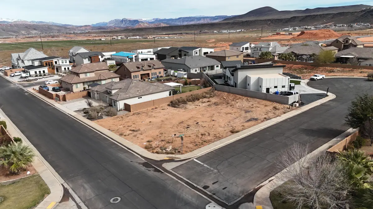 3998 W 2530 S Cir, Hurricane, UT 84737 - #1