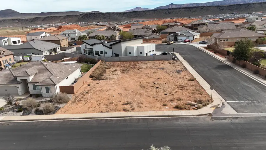 3998 W 2530 S Cir, Hurricane, UT 84737 - #2