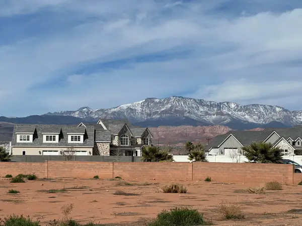 362 W 3650 S, Washington, UT 84780