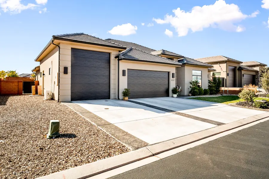 257 W Peaceful Ln, Ivins, UT 84738 - #3