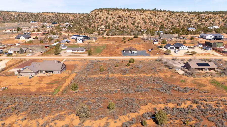 941 E Smithsonian Way, Hurricane, UT 84737 - #3