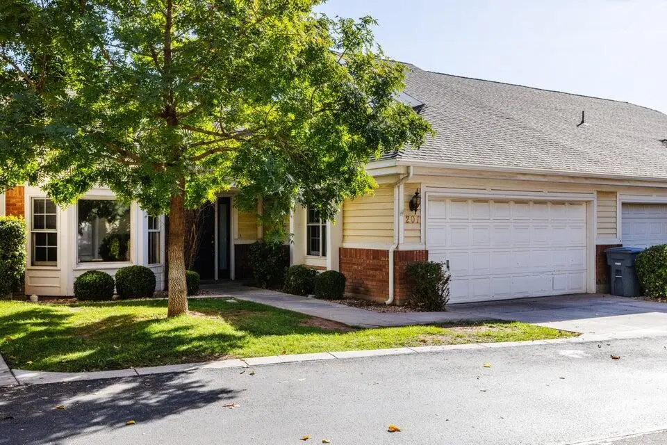 845 N Valley View Dr #201, Saint George, UT 84770 - #1