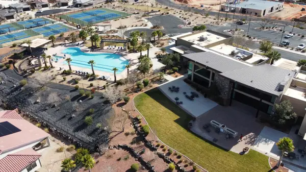 82 W Camino Borde, Washington, UT 84780