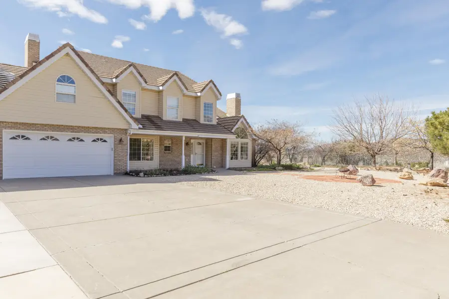 1215 W Emerald Dr, Saint George, UT 84770 - #3