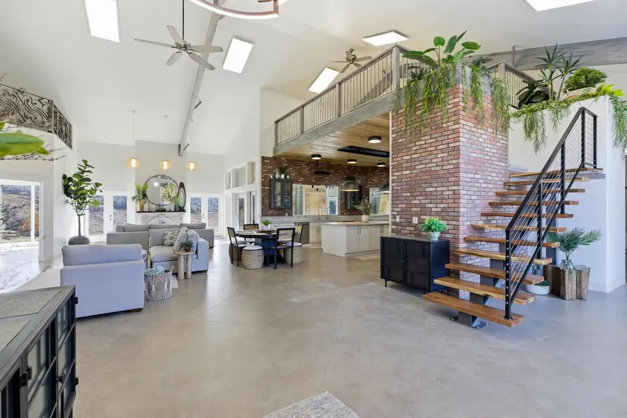 725 W Topaz Rd, Saint George, UT 84770 - #2