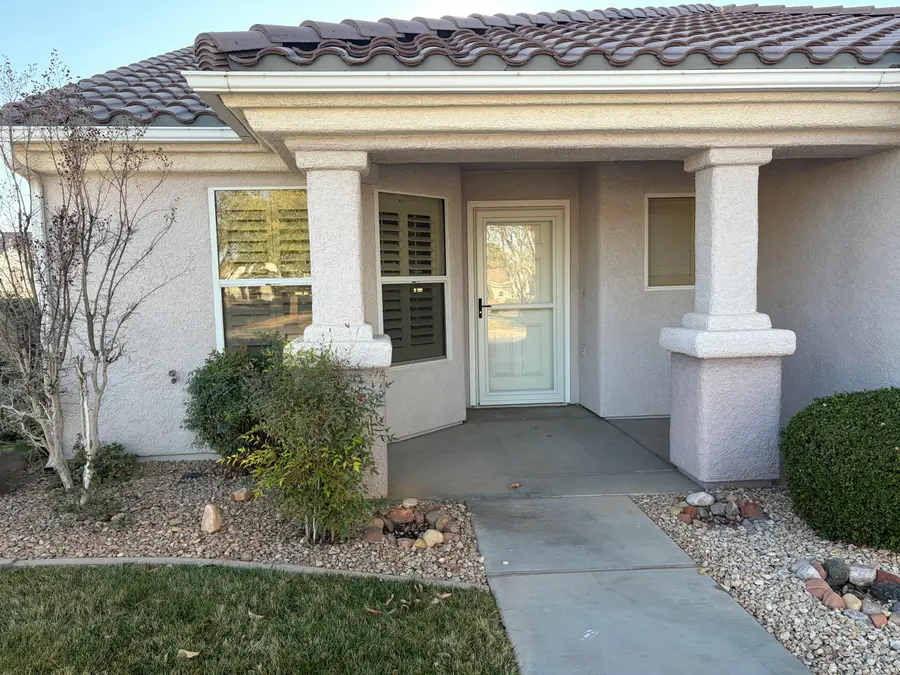 4372 S Lazy River Dr, Saint George, UT 84790 - #2