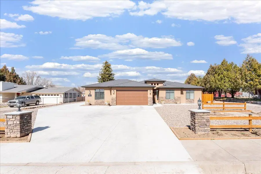 357 E Main St, Enterprise, UT 84725 - #2