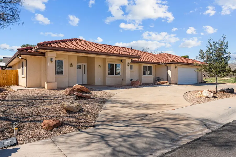 2605 Scenic Dr, Santa Clara, UT 84765 - #2