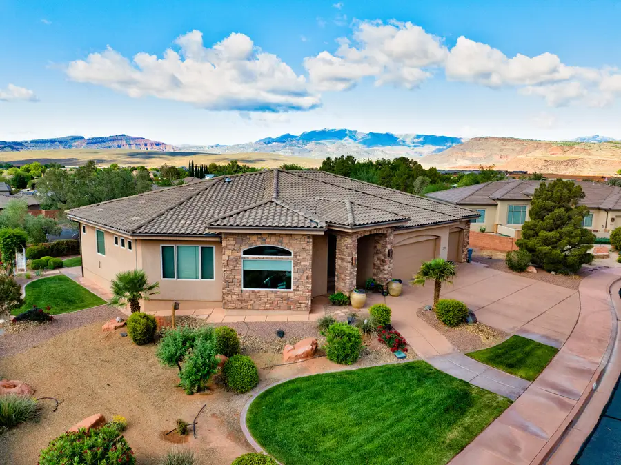 373 W Meridian Dr, Ivins, UT 84738 - #2