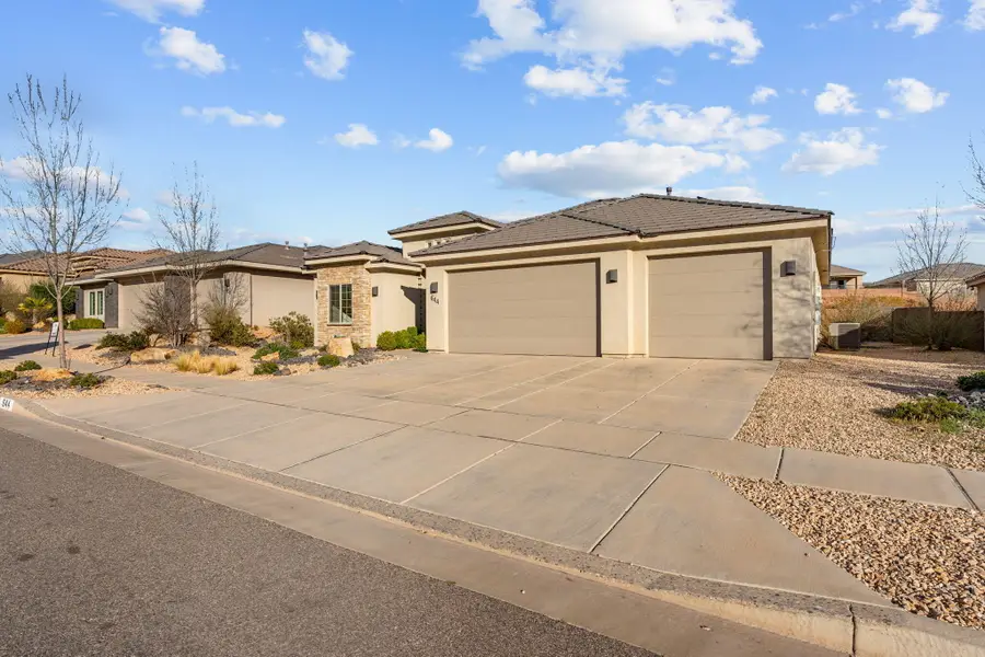 644 N Sage Crest Dr, Washington, UT 84780 - #3