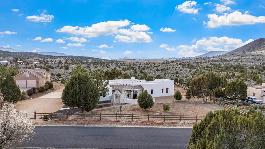 1235 N Carters Pond Rd, Dammeron Valley, UT 84783 - #3