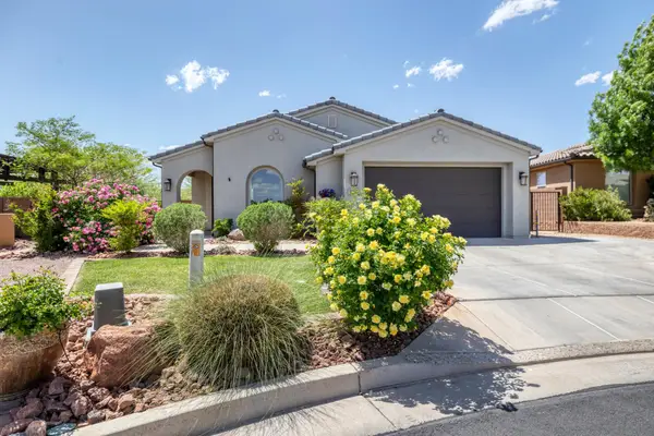 1009 N Blue Topaz Dr, Washington, UT 84780