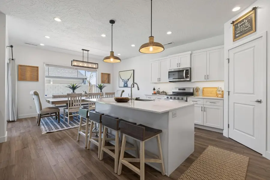 1542 E Star Spgs Dr, Washington, UT 84780 - #3