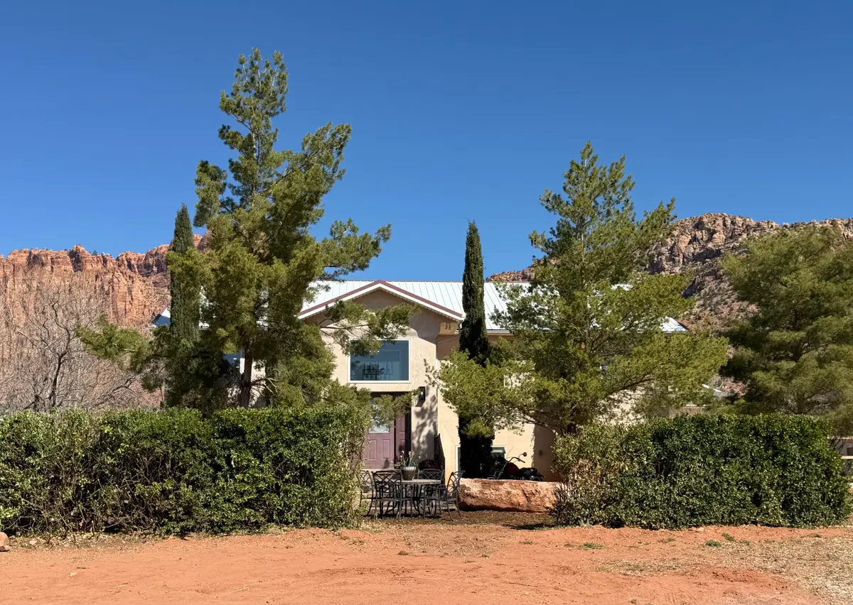 620 W Uzona Ave, Hildale, UT 84784 - #1