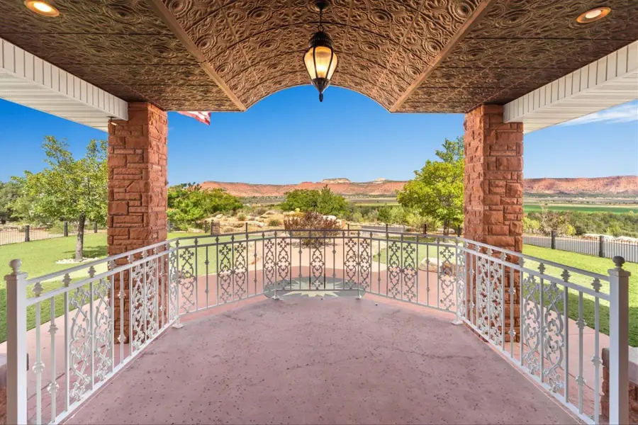 5615 Eight Mile Gap Rd, Kanab, UT 84741 - #2