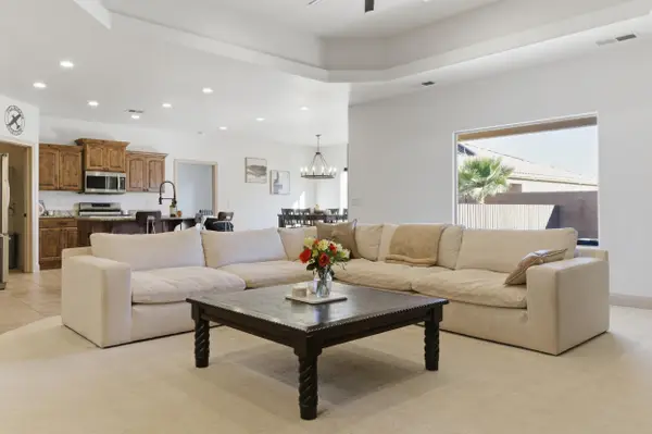 2527 S Wilson Dr, Hurricane, UT 84737