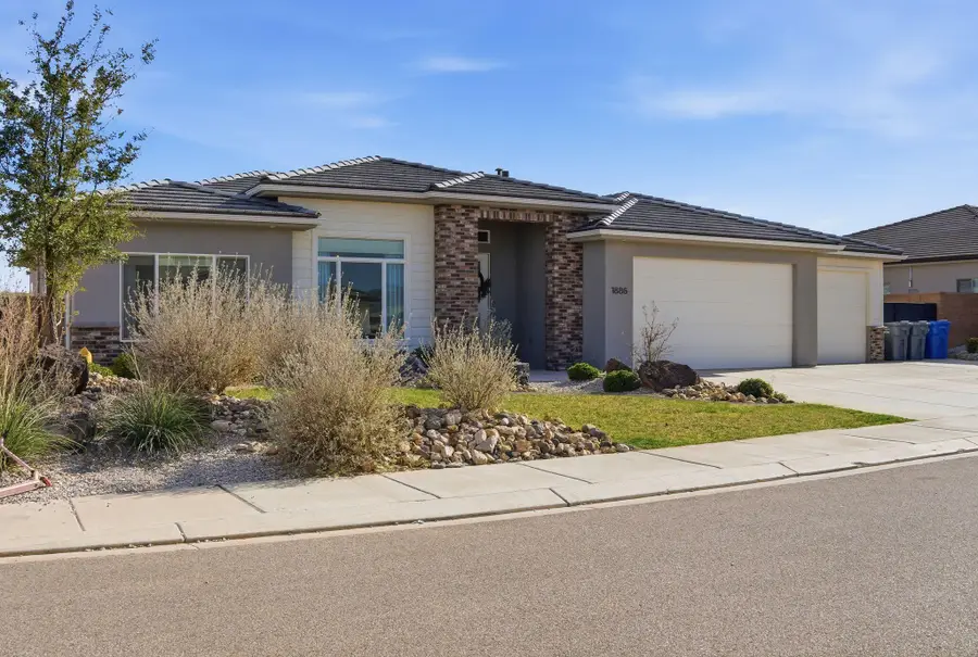 1886 Honeycomb Dr, Saint George, UT 84790 - #3