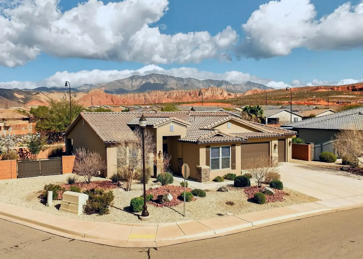 284 W Via Modelo, Washington, UT 84780 - #1