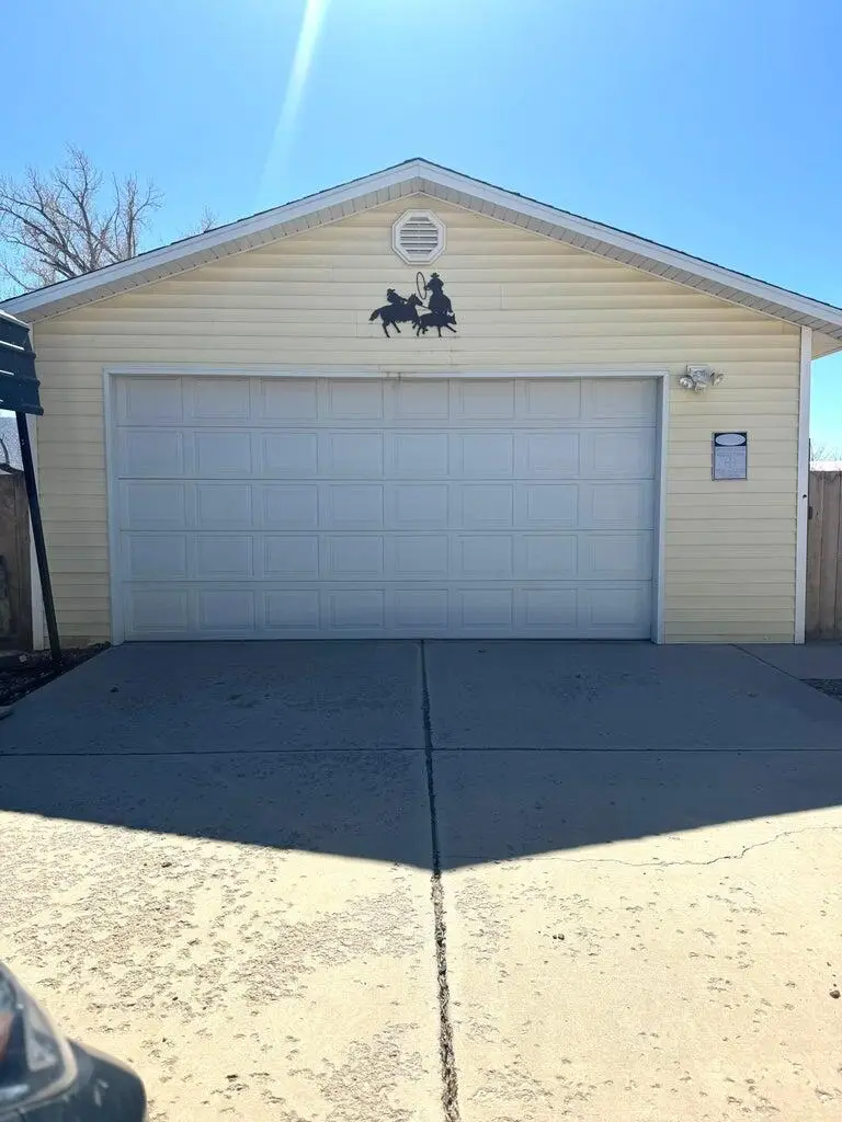 590 E Midvalley Rd, Enoch, UT 84021 - #3