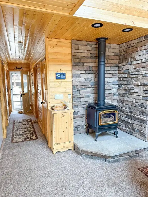 865 N Pine Knoll Rd, Duck Creek, UT 84762