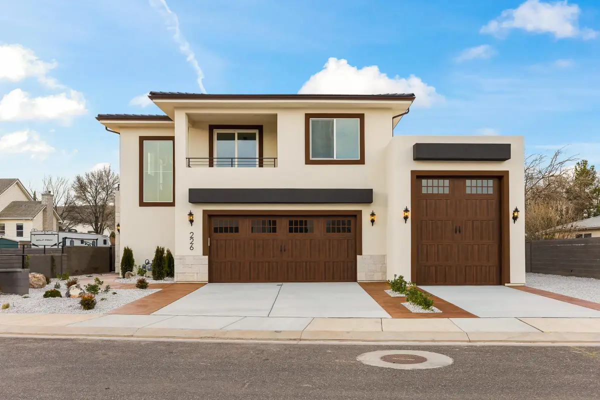 226 E 1100 N, Hurricane, UT 84737 - #1