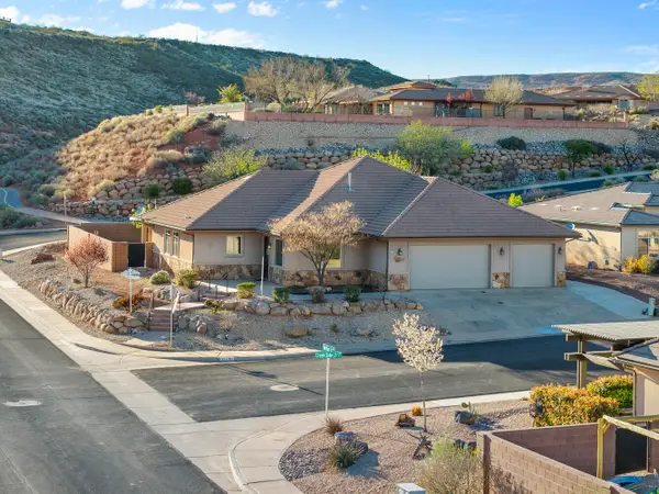 1907 N Creek Side Ct, Washington, UT 84780