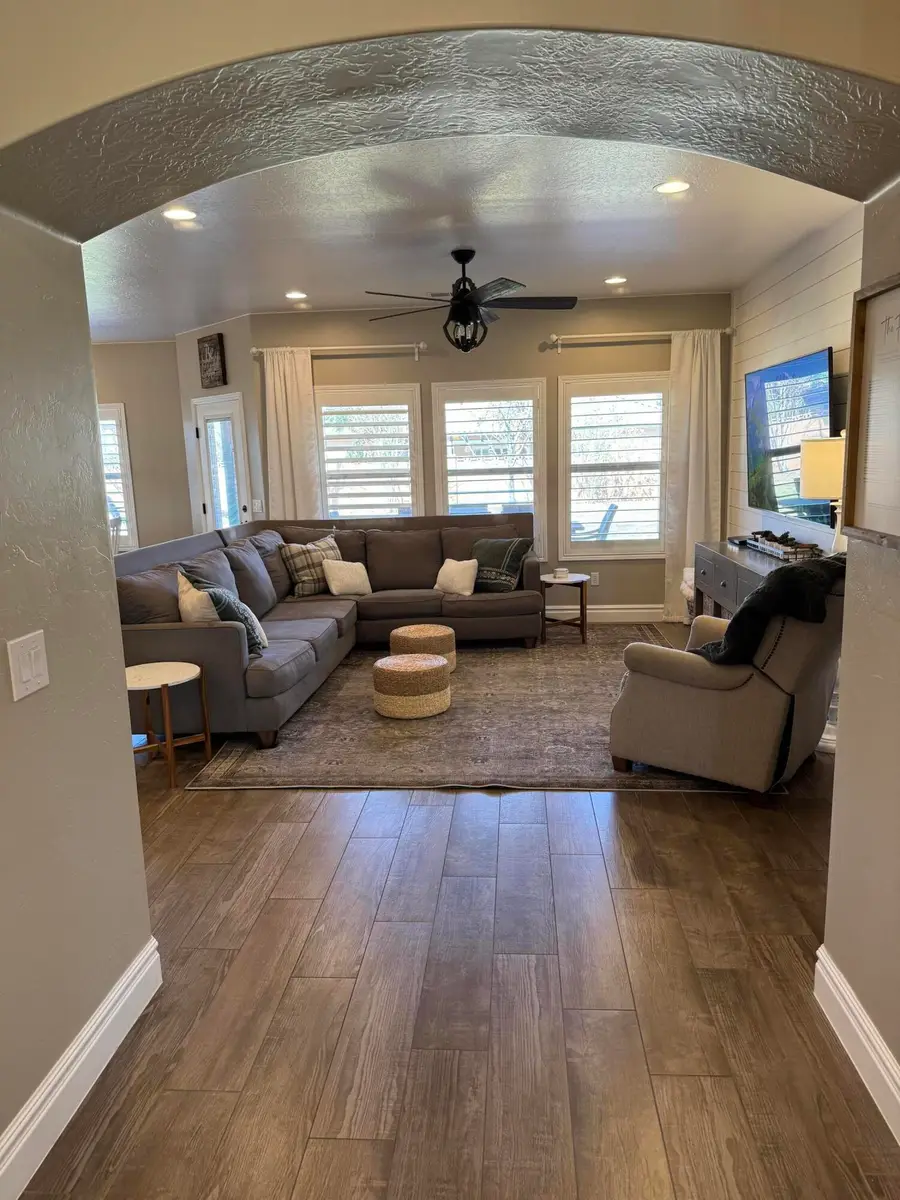 211 E Swallowtail Ln, Washington, UT 84780 - #2