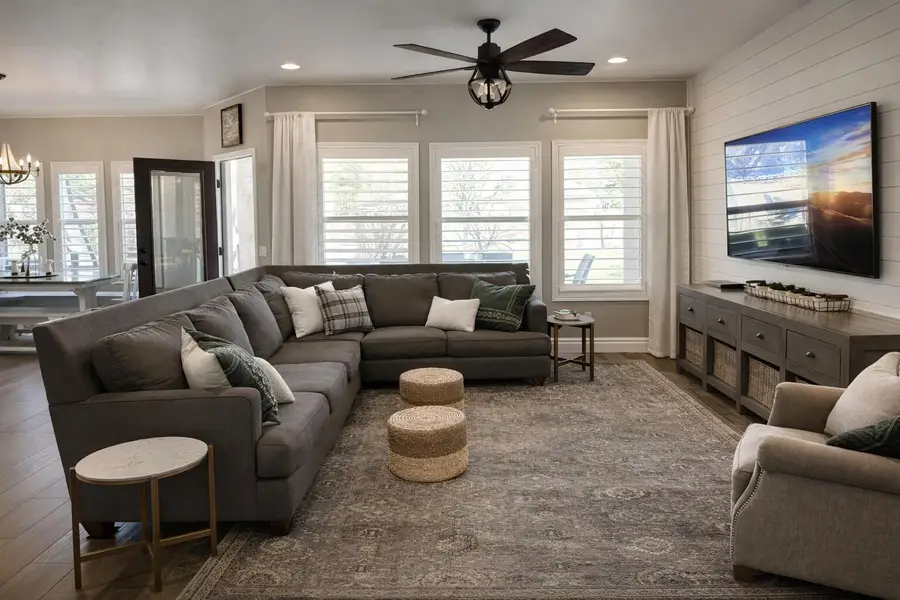 211 E Swallowtail Ln, Washington, UT 84780 - #3