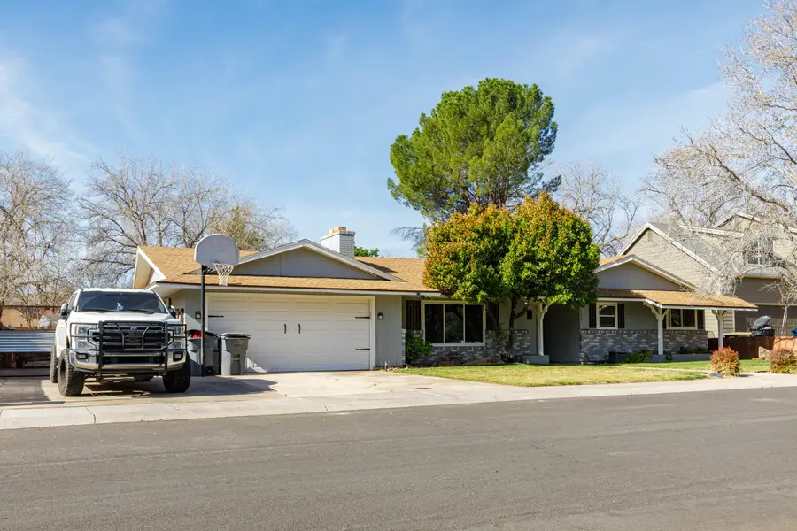 1627 W Rose Garden Ln, Saint George, UT 84790 - #2