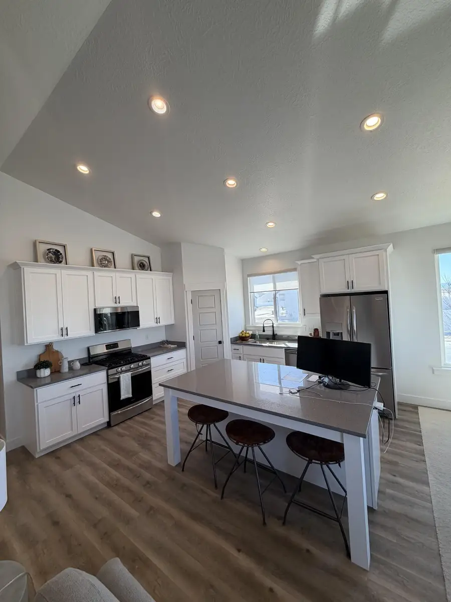 3676 N Daffodil Dr #417, Eagle Mountain, UT 84005 - #2