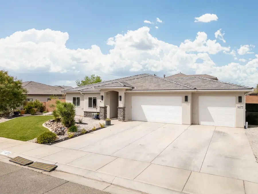 1673 E Mountain Trail, Saint George, UT 84790 - #2