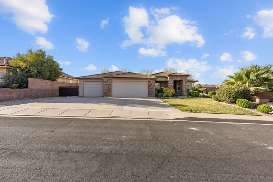 880 E Lori Ln, Washington, UT 84780 - #3