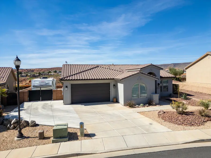 701 N Millcreek Springs Dr, Washington, UT 84780 - #2