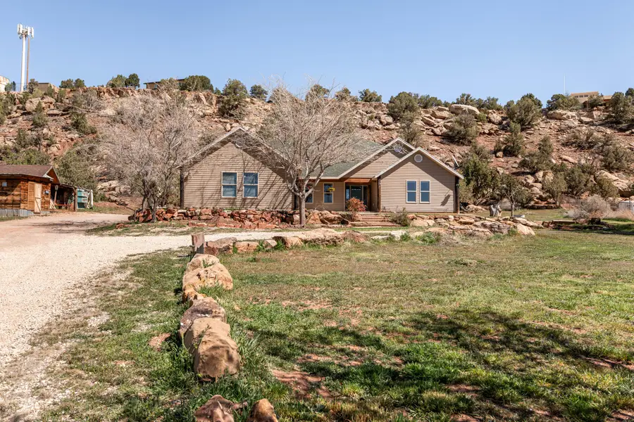 1892 N Golden Delicious Dr, Apple Valley, UT 84737 - #3